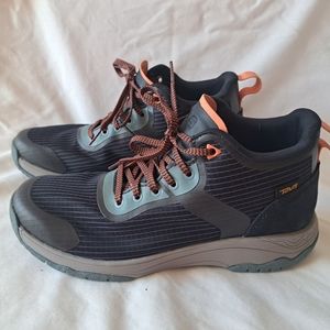 Teva Gateway Mid size 8